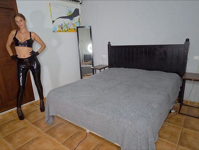 ClaaryCherry's Porno Video: w*xx für meinen Lack knack ars** und spri** mich voll