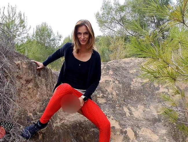ClaaryCherry Porno Video: bla*e spontan Outdoor entleert