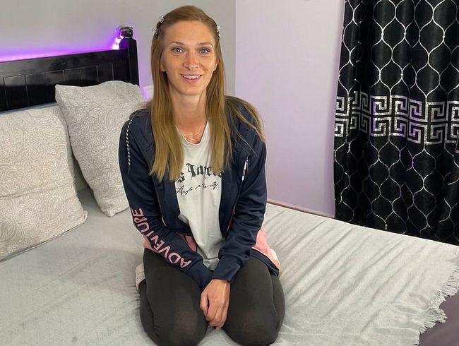 ClaaryCherry Porno Video: Neues geiles Toy für meinen süßen ars** lass es uns testen